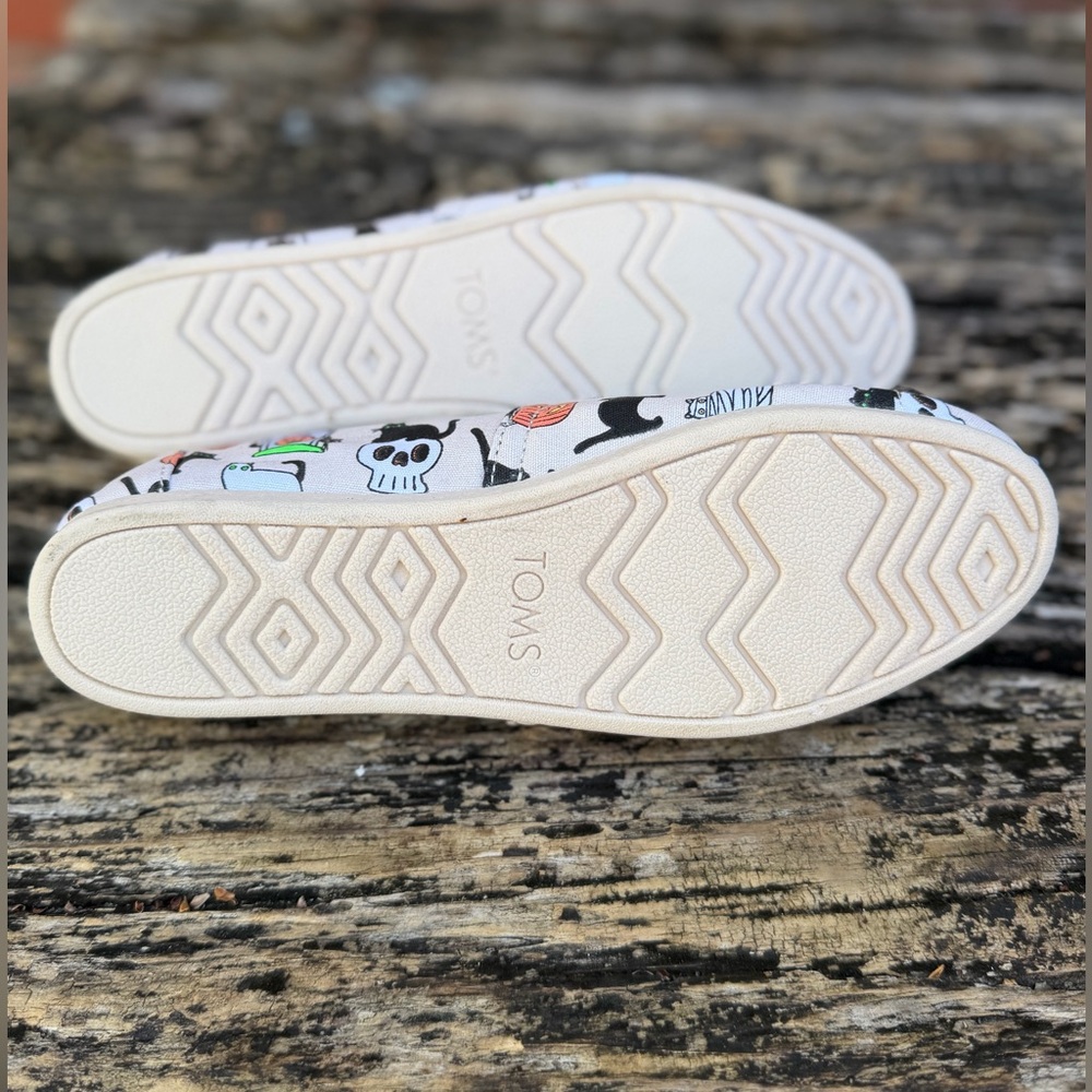 NWOB TOMS "Halloween Cats" Belmont Sz 6.5 Slip On Flats Festive Holiday Shoe F1 - Picture 12 of 14